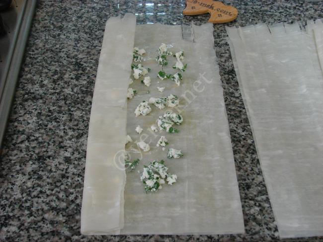 Baklavalık Yufkadan Lorlu Gözleme - Yapılışı (7/16) 