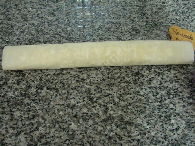 Baklavalık Yufkadan Peynirli Börek - Yapılışı (6/12) 