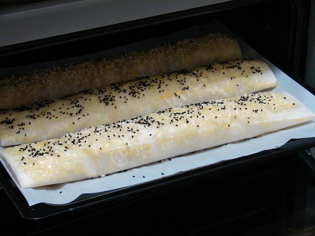 Baklavalık Yufkadan Peynirli Börek - Yapılışı (9/12) 
