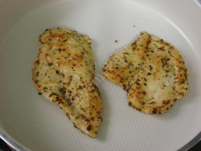 Beşamel Soslu Tavuk Fileto - Yapılışı (5/12) 