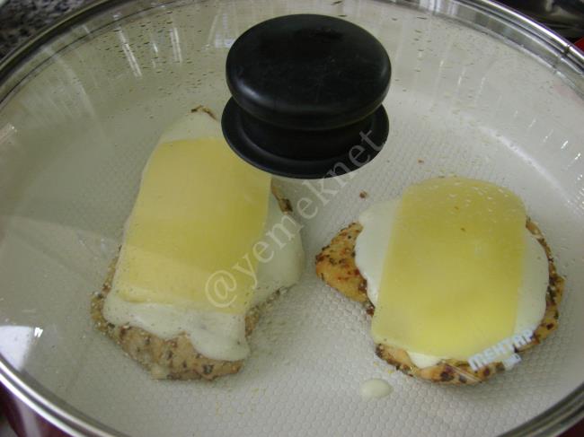 Beşamel Soslu Tavuk Fileto - Yapılışı (8/12) 