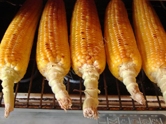 Fırında Közlenmiş Mısır - Yapılışı (4/12) 