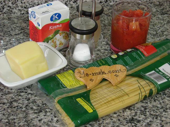 Fırında Kremalı Domatesli Makarna - Yapılışı (1/16) 