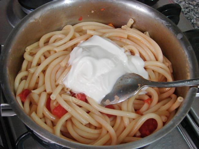 Fırında Kremalı Domatesli Makarna - Yapılışı (6/16) 