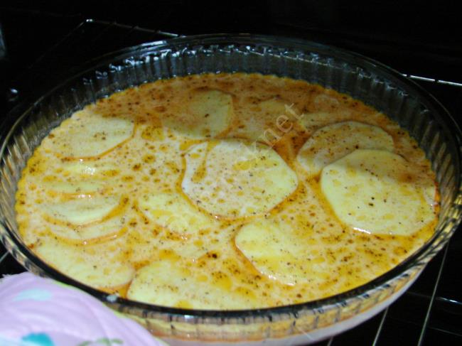 Fırında Sütlü Kaşarlı Patates - Yapılışı (5/12) 