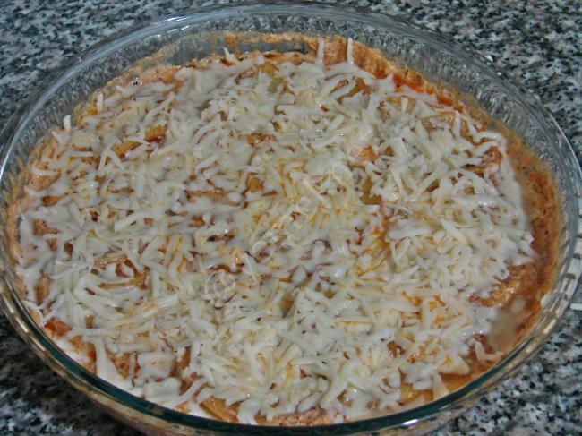 Fırında Sütlü Kaşarlı Patates - Yapılışı (7/12) 