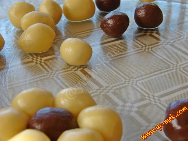 İki Renkli Papatya Kurabiye - Yapılışı (8/16) 