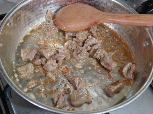 Kavurmalı Sahanda Yumurta - Yapılışı (4/8) 