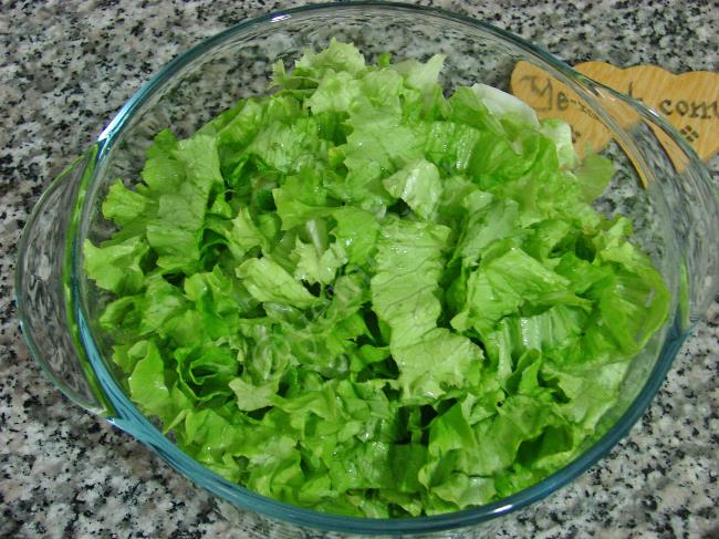 Kıvırcık Marul Salatası - Yapılışı (2/8) 
