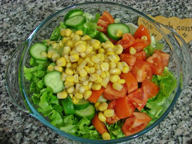 Kıvırcık Marul Salatası - Yapılışı (5/8) 