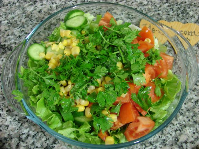 Kıvırcık Marul Salatası - Yapılışı (6/8) 