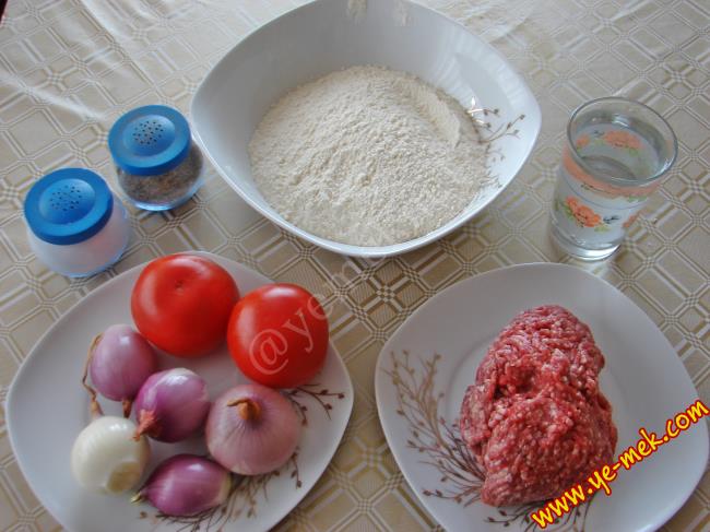 Kıymalı Çiğ Börek - Yapılışı (1/20) 