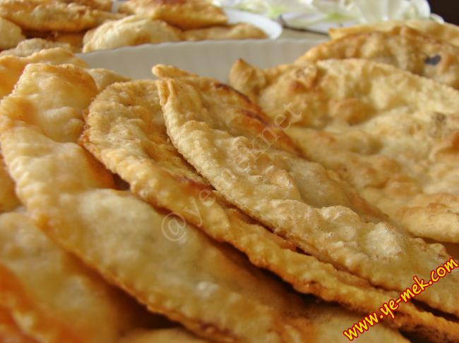 Kıymalı Çiğ Börek - Yapılışı (17/20) 