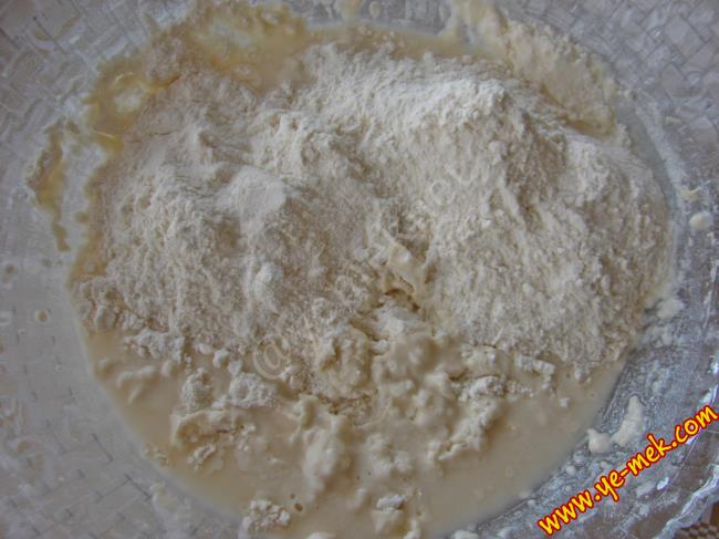 Kıymalı Çiğ Börek - Yapılışı (2/20) 