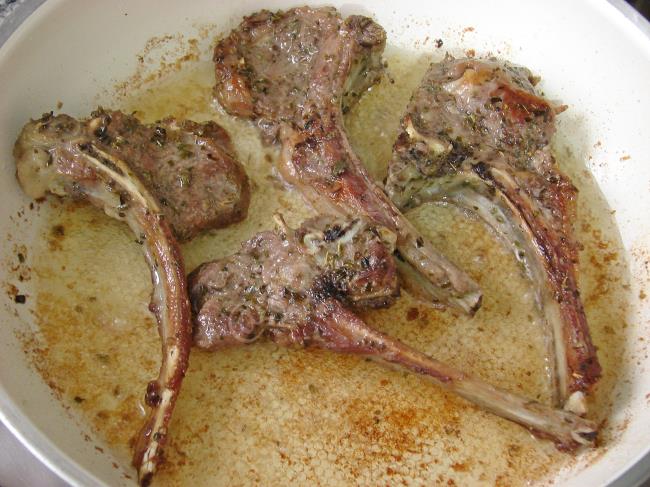 Tavada Kuzu Pirzola Kızartma - Yapılışı (8/12) 