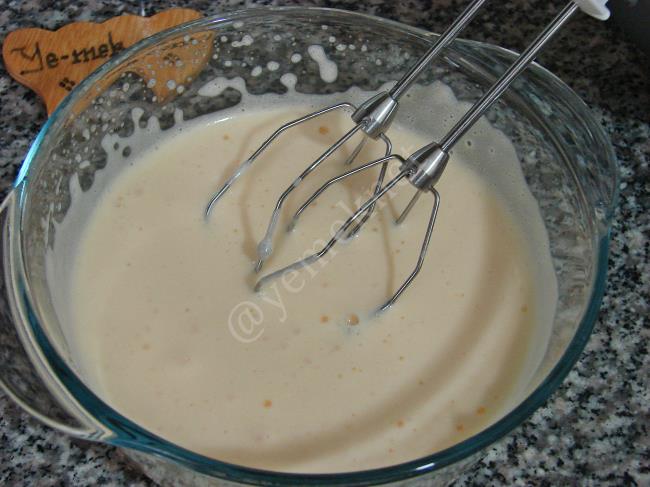 3 Malzemeli Nutellalı Cupcake - Yapılışı (3/12) 