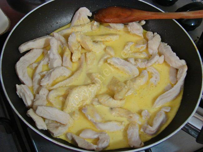 Zerdeçallı Tavuk Sote - Yapılışı (7/12) 