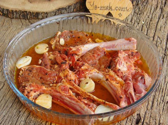 Zeytinyağı İle Kemikli Et Marinesi - Yapılışı (10/12) 