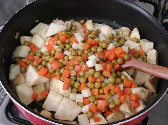 Mandalinalı Kereviz Yemeği - Yapılışı (5/12) 