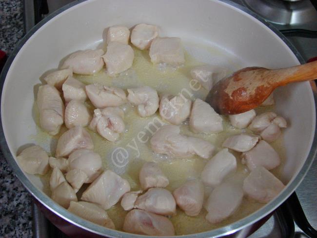 Arpacık Soğanlı Tavuk Yahnisi - Yapılışı (3/12) 