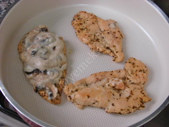 Beşamel Soslu Mantarlı Tavuk Fileto - Yapılışı (7/12) 