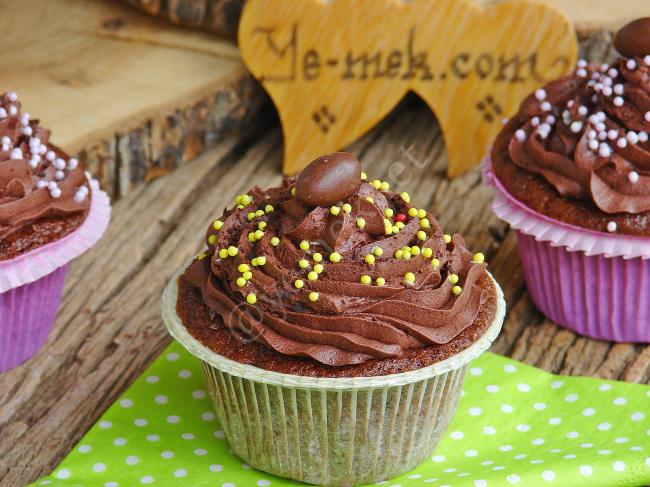 Çikolatalı Islak Cupcake - Yapılışı (13/16) 