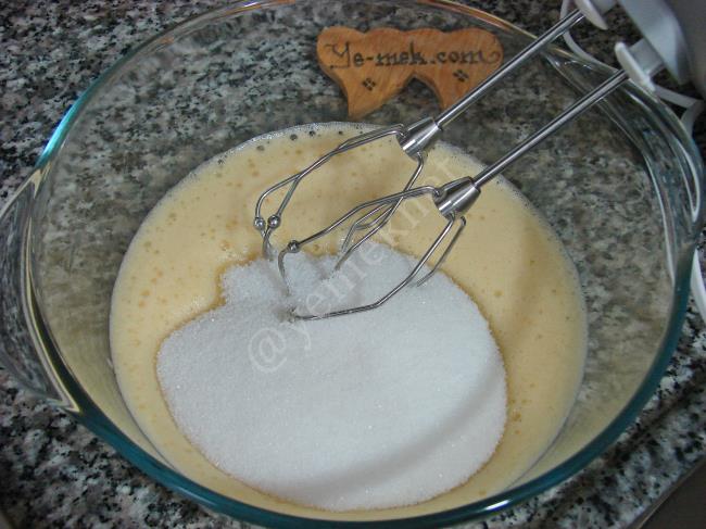 Çikolatalı Islak Cupcake - Yapılışı (4/16) 