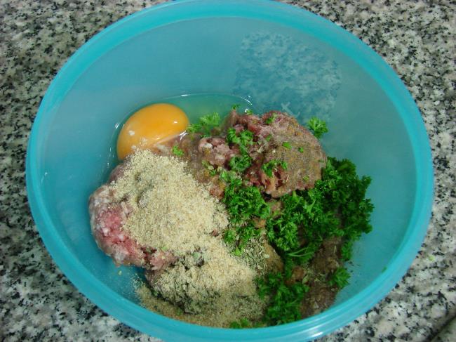 Fırında Beşamel Soslu Köfte - Yapılışı (4/16) 