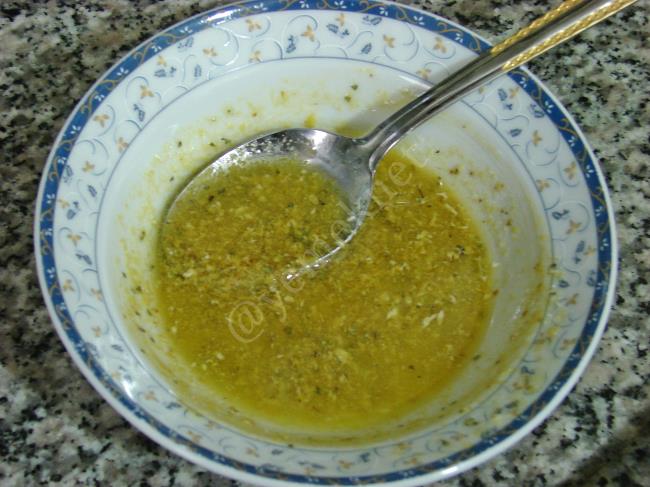 Hardal Soslu Brokoli Salatası - Yapılışı (7/12) 