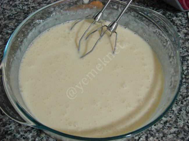 Krem Şantili Top Kek - Yapılışı (6/16) 