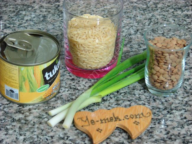 Mercimekli Arpa Şehriye Salatası - Yapılışı (1/12) 