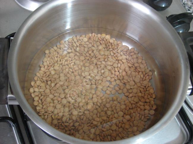 Mercimekli Arpa Şehriye Salatası - Yapılışı (3/12) 