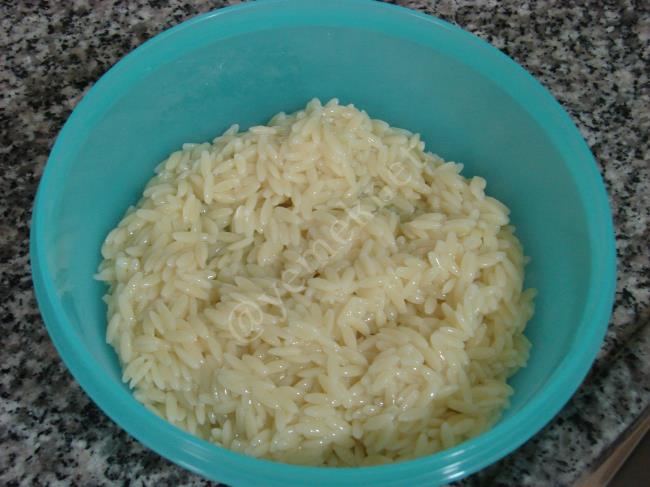 Mercimekli Arpa Şehriye Salatası - Yapılışı (5/12) 