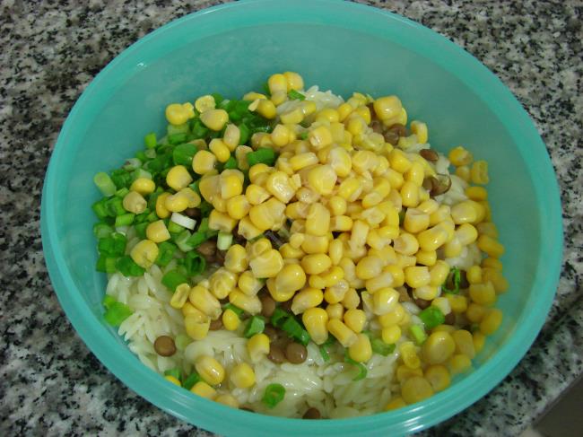 Mercimekli Arpa Şehriye Salatası - Yapılışı (8/12) 