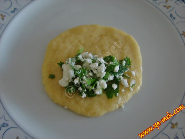 Peynirli Ev Poğaçası - Yapılışı (7/16) 