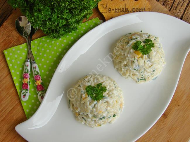 Yoğurtlu Arpa Şehriye Salatası - Yapılışı (6/8) 