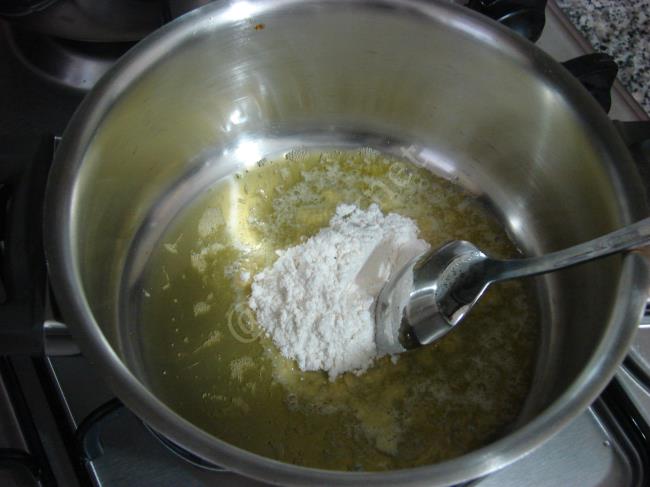 Zerdeçallı Tavuk Çorbası - Yapılışı (5/16) 