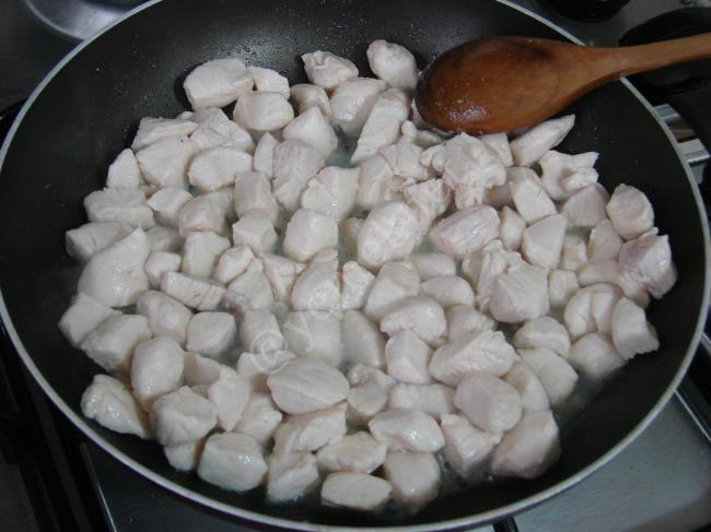 Zerdeçallı Tavuklu Makarna - Yapılışı (4/12) 