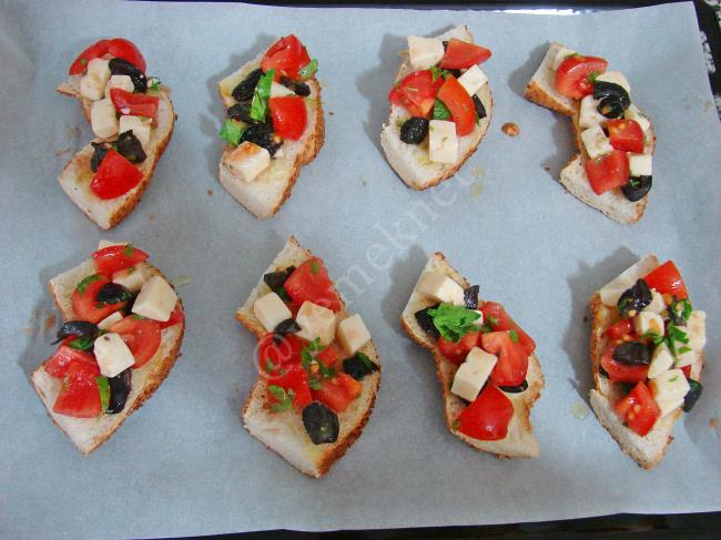 Bayat Simit Pizzası - Yapılışı (7/12) 