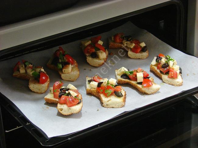 Bayat Simit Pizzası - Yapılışı (8/12) 