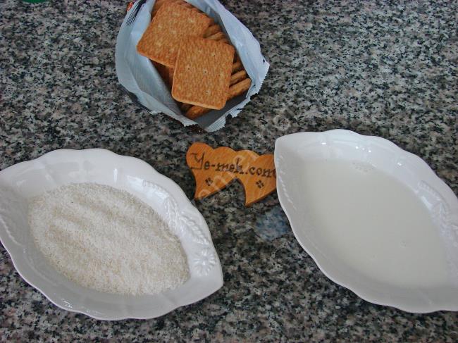 Burçak Bisküvili Tatlı - Yapılışı (4/12) 