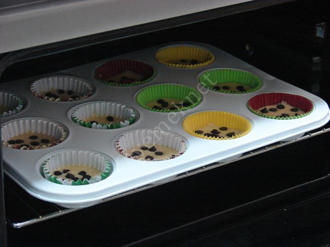 Damla Çikolatalı Sade Muffin - Yapılışı (11/16) 