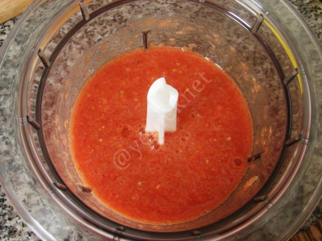 Domates Soslu Izgara Köfte - Yapılışı (8/12) 