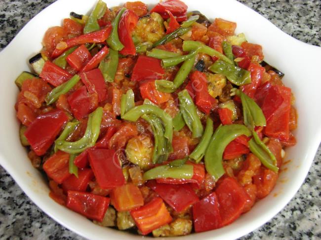 Fırında Kaşarlı Şakşuka - Yapılışı (11/16) 