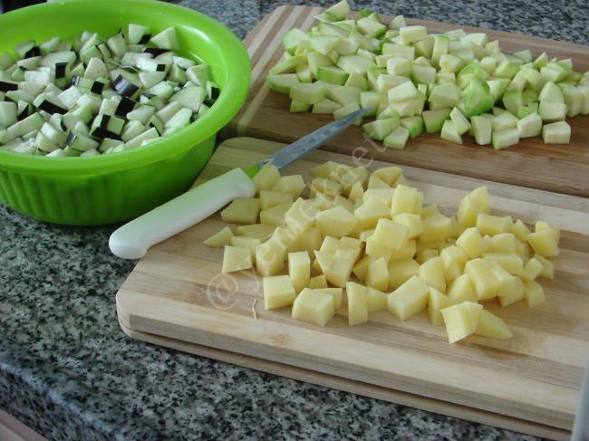 Fırında Kaşarlı Şakşuka - Yapılışı (3/16) 