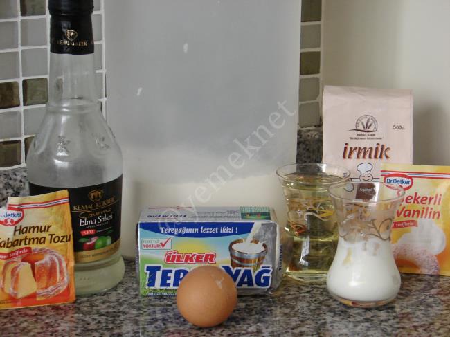 İrmikli ve Cevizli Kalburabastı Tatlısı - Yapılışı (1/20) 