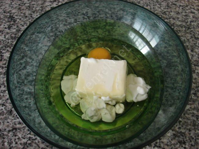 İrmikli ve Cevizli Kalburabastı Tatlısı - Yapılışı (3/20) 