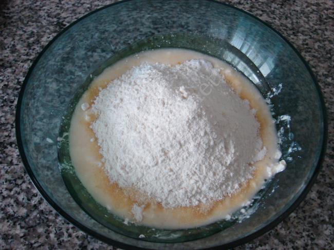 İrmikli ve Cevizli Kalburabastı Tatlısı - Yapılışı (6/20) 