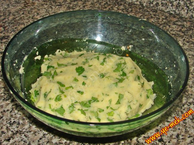 Kıymalı Patates Mantısı - Yapılışı (8/16) 