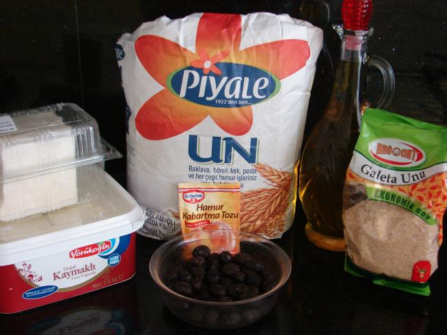 Peynirli Çiçek Poğaça - Yapılışı (1/16) 